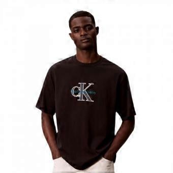 Calvin Klein miesten T-paita, jossa on logo.