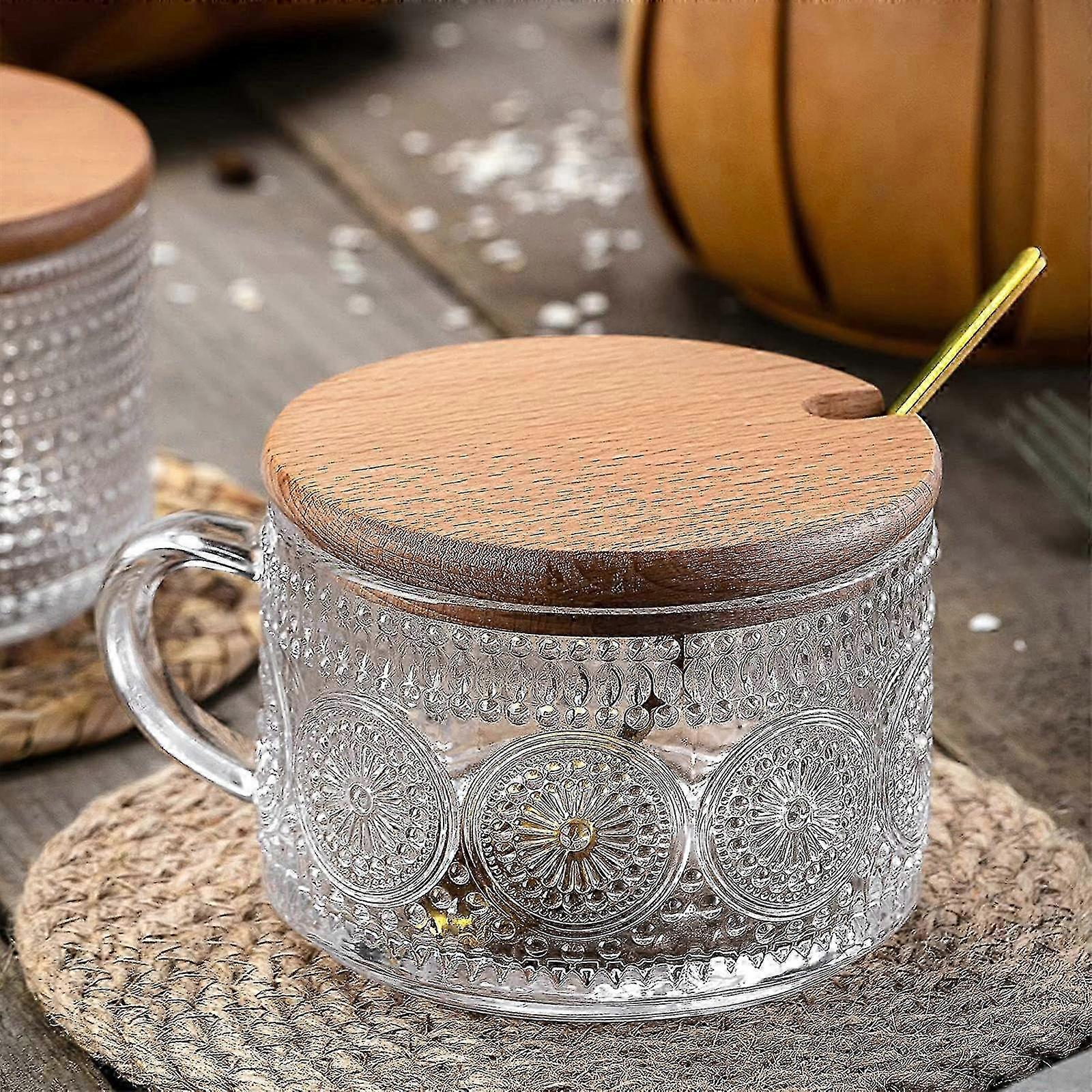 Glass mugs for breakfast, vintage embossed design with bamboo lids