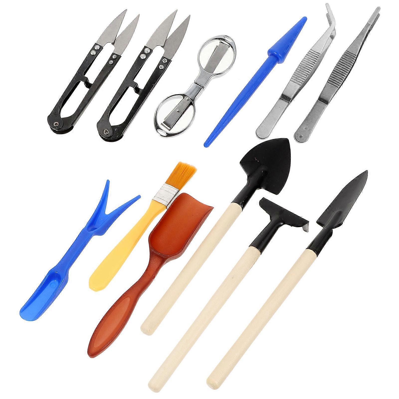 Iron Garden Tool Set Assorted Color Durable Wooden and Metal Gardening Tools for Planting 5 Piece Set
