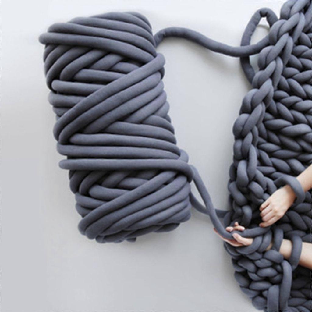 Chunky Knitting Wool 250g, Roving Yarn for Hand Knitting and Crocheting (Gray)