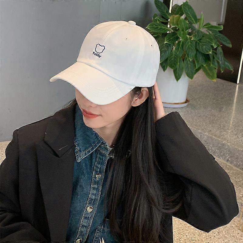Retro cute bear embroidered cap, sunshade baseball hatwhite