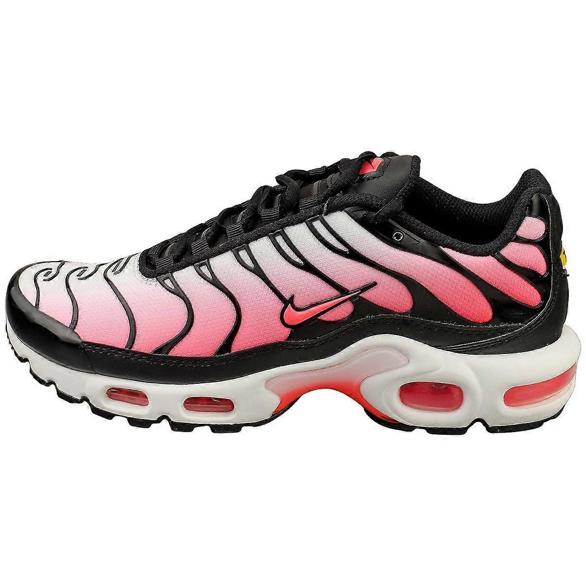 Nike Air Max Plus Womens Fashion Trainers in Black White | Fruugo CA