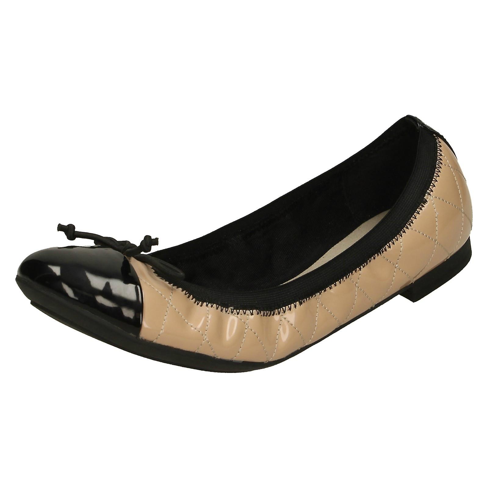 clarks ballet flats bow