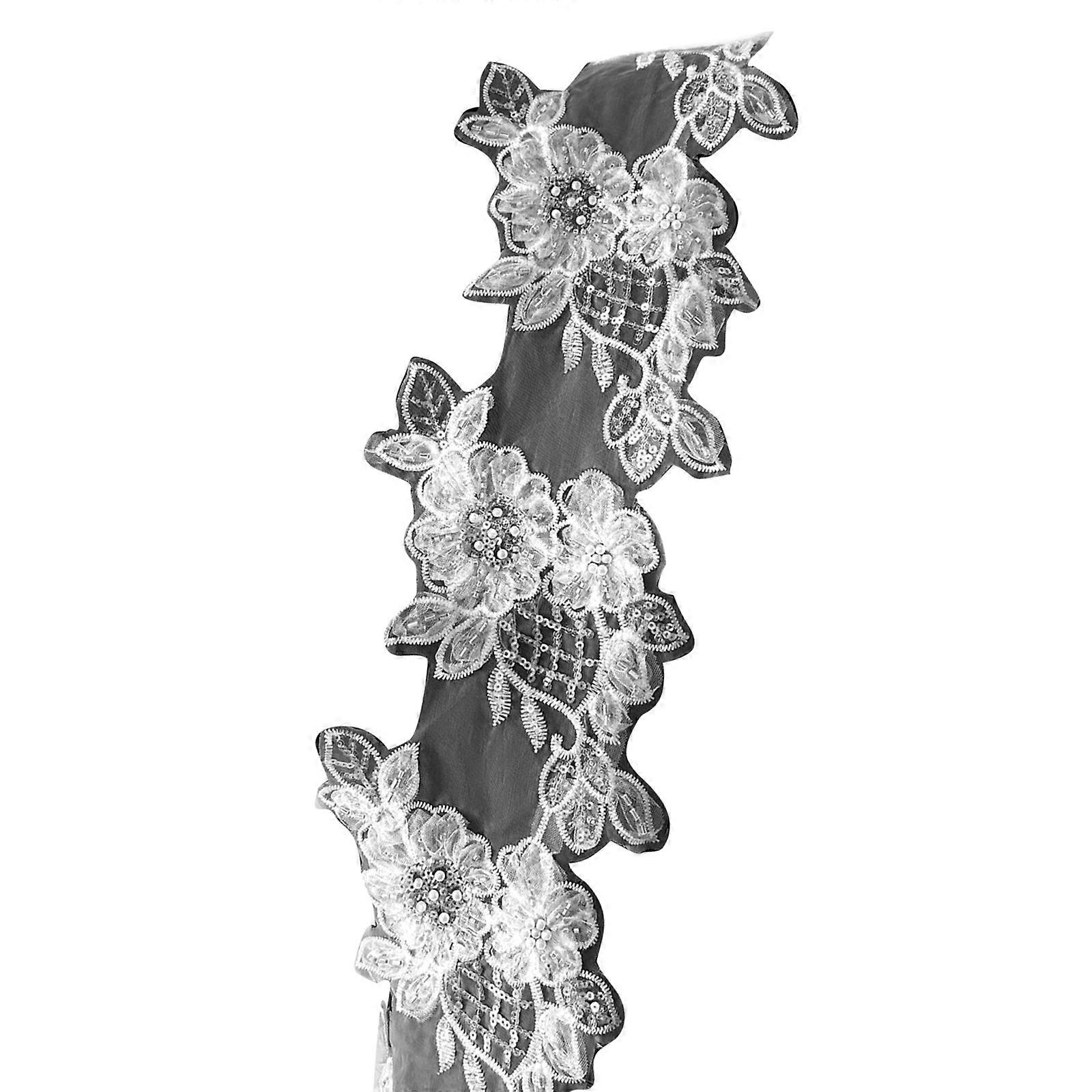 Kukkakirjailtu reunus Kukkareunus Ompelu- ja askartelutarvikkeet Kukka-applikaatiot Mekon verhoon Valkoinen
