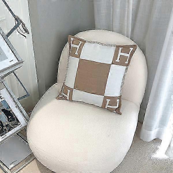 45x45cmのクッションカバー、文字H-カーキ。