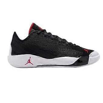 Chaussures de basketball Nike Luka 77 pour hommes