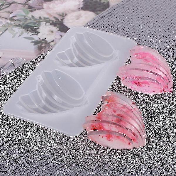 2-Hole Heart-Shaped Shell Mold