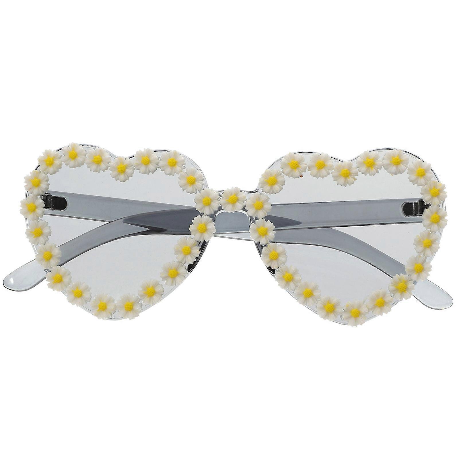 Creative Heart Design Sunglasses, Trendy Accessory for and Outdoor Use