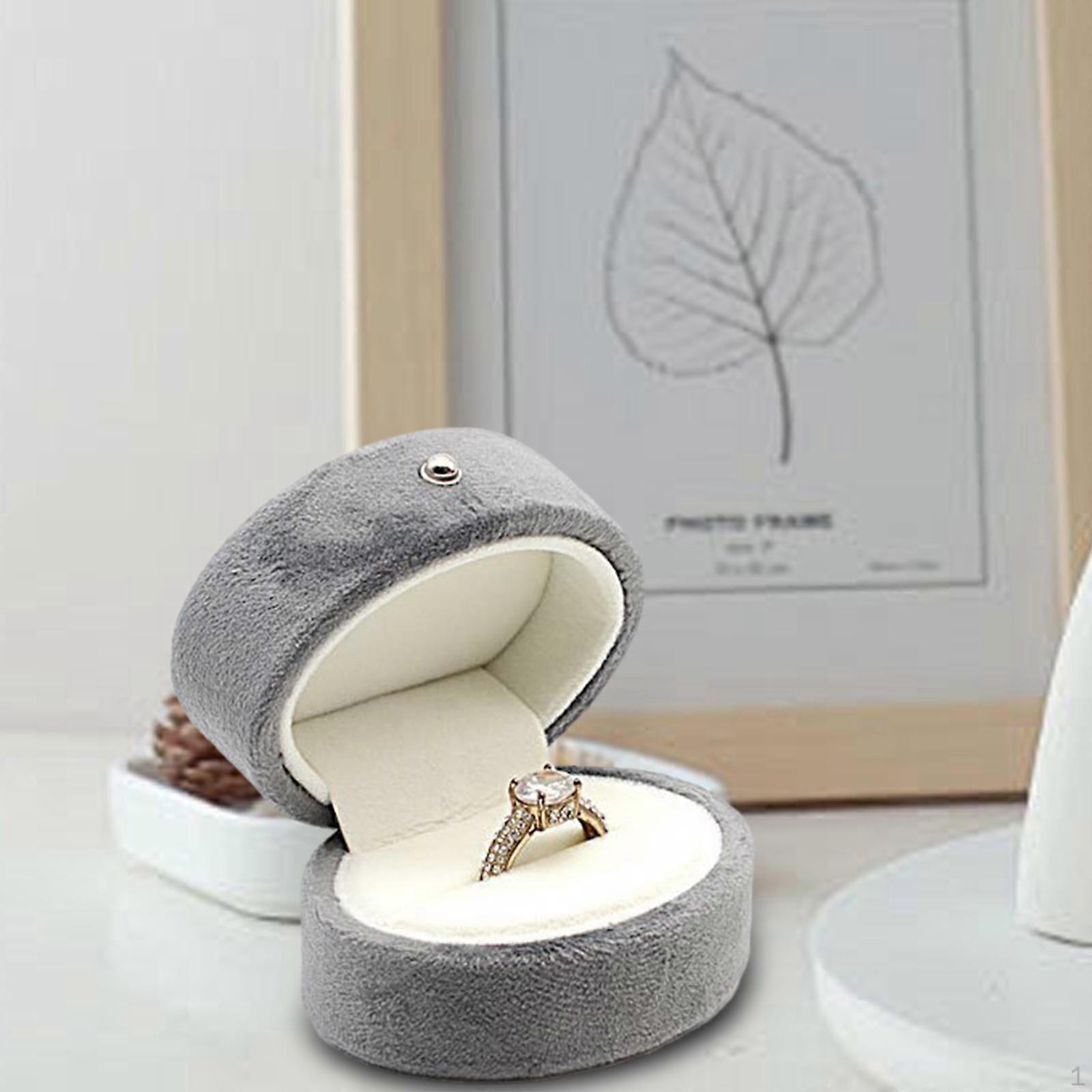 Elegant Ring Presentation Box with Plush Interior for Special Occasions