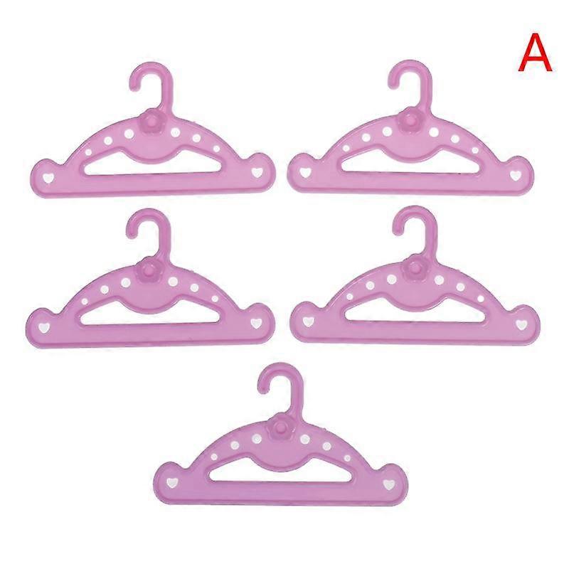 Practical Three Color Type Plastic Material Small Hanger For Doll Hous Euse