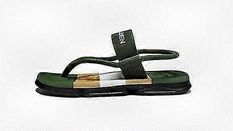 Comodi sandali da esterno da uomo per passeggiate ed escursioni