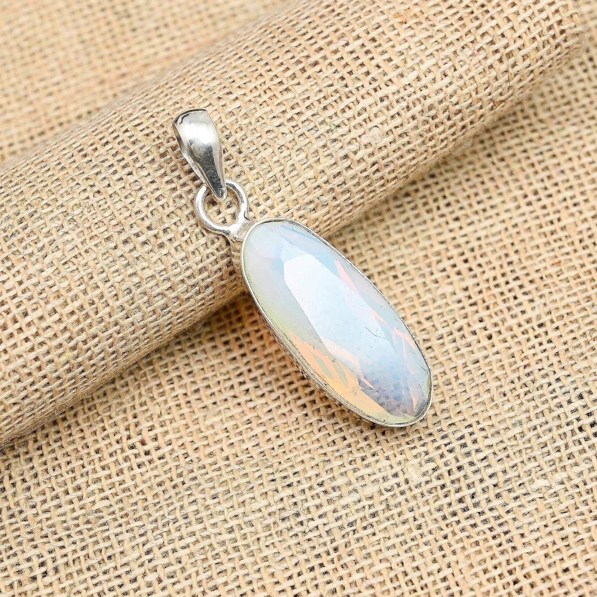 Ciondolo in argento sterling 925 con pietra preziosa opale lattea, fatto a mano, per donne