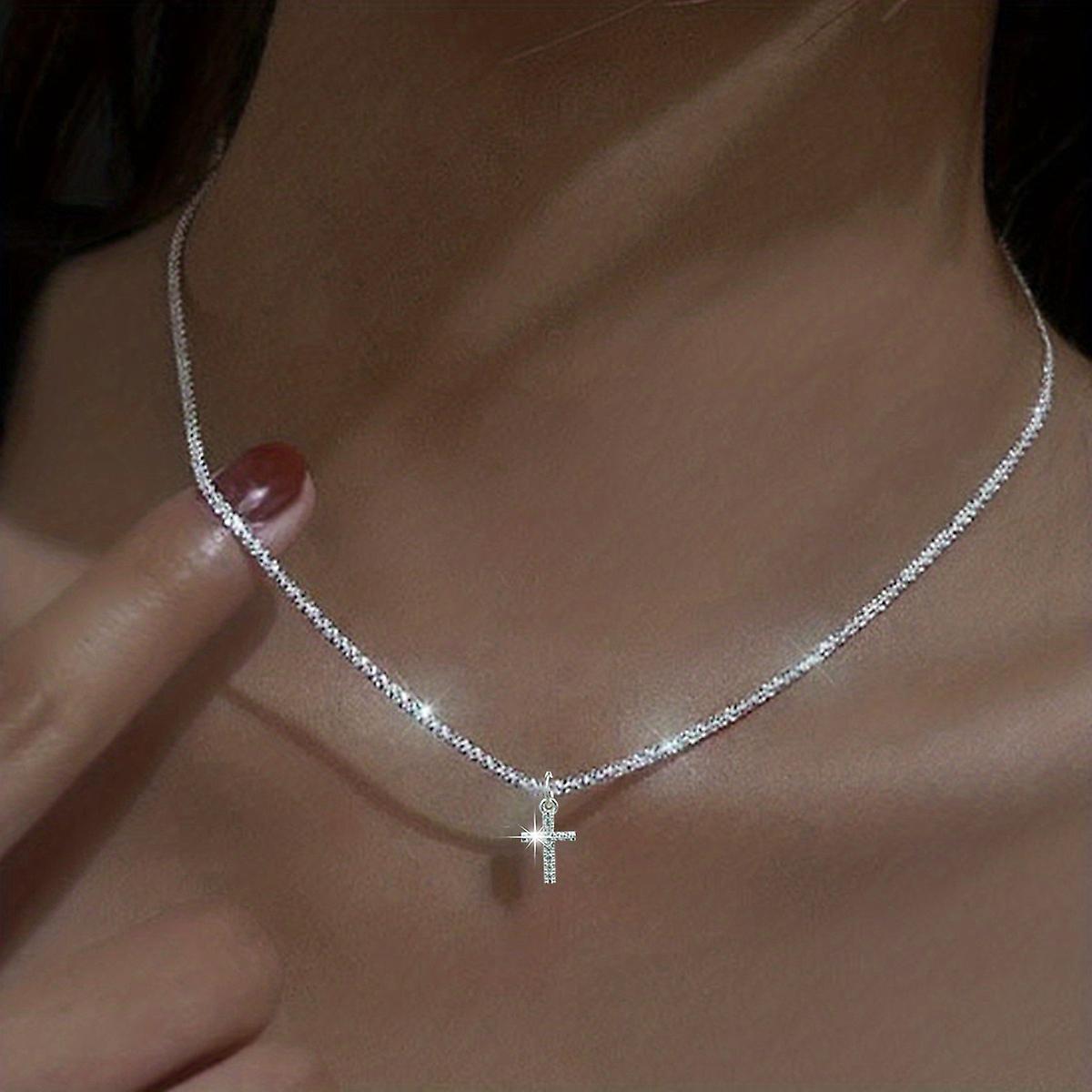 Elegant Sparkling Square Cross Zircon Anheng halskjede for kvinner og jenter - Stunning smykker for enhver anledning