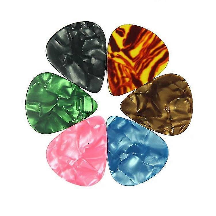 ギターベースウクレレマンドリンバンジョーアソートカラーのための50pcs Plectrumsカラフルなハートシェイプ