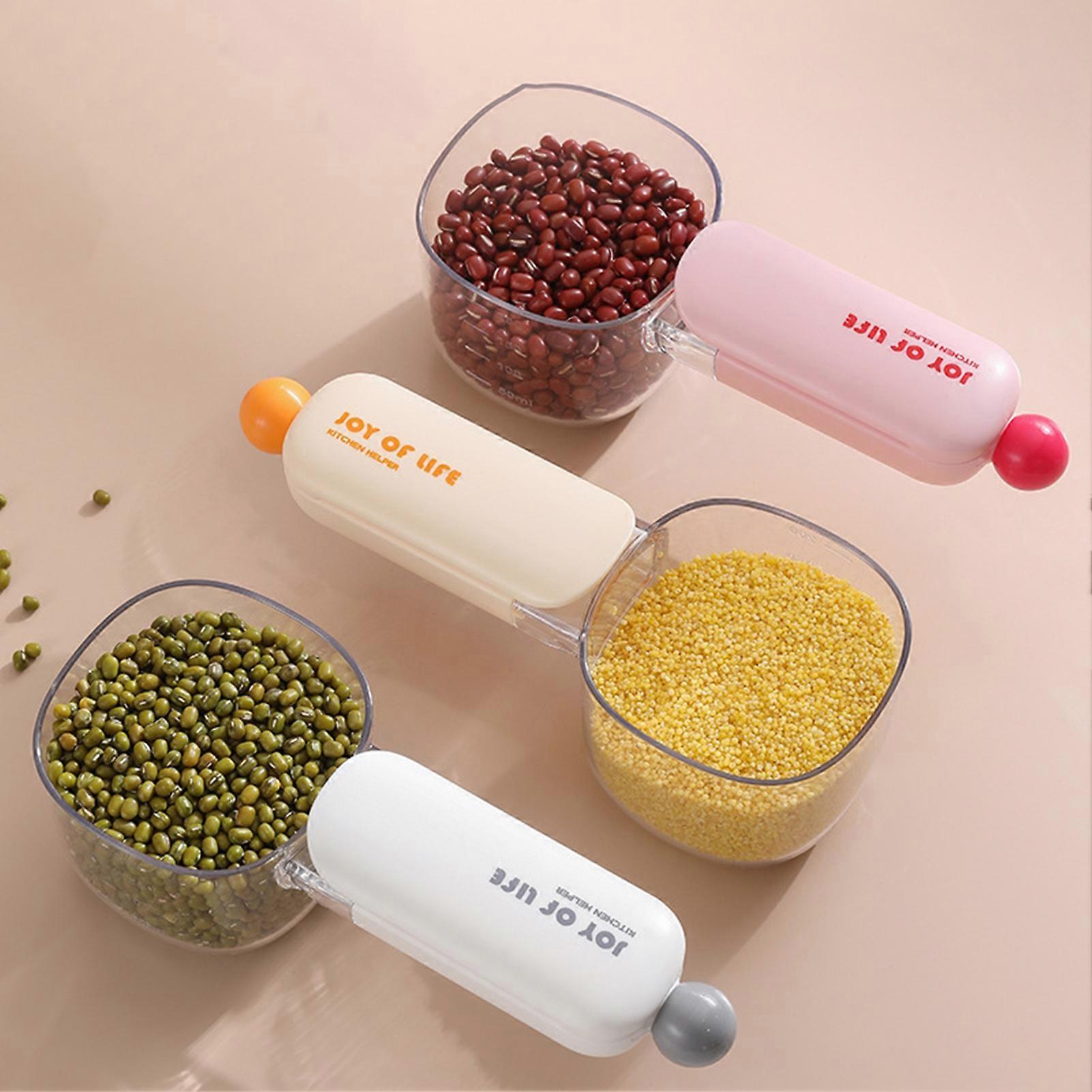 Efficient Grain Scoop With Integrated Clip