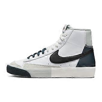 Chaussures de skate montantes Nike Blazer, noires et blanches, unisexes FN6937-101