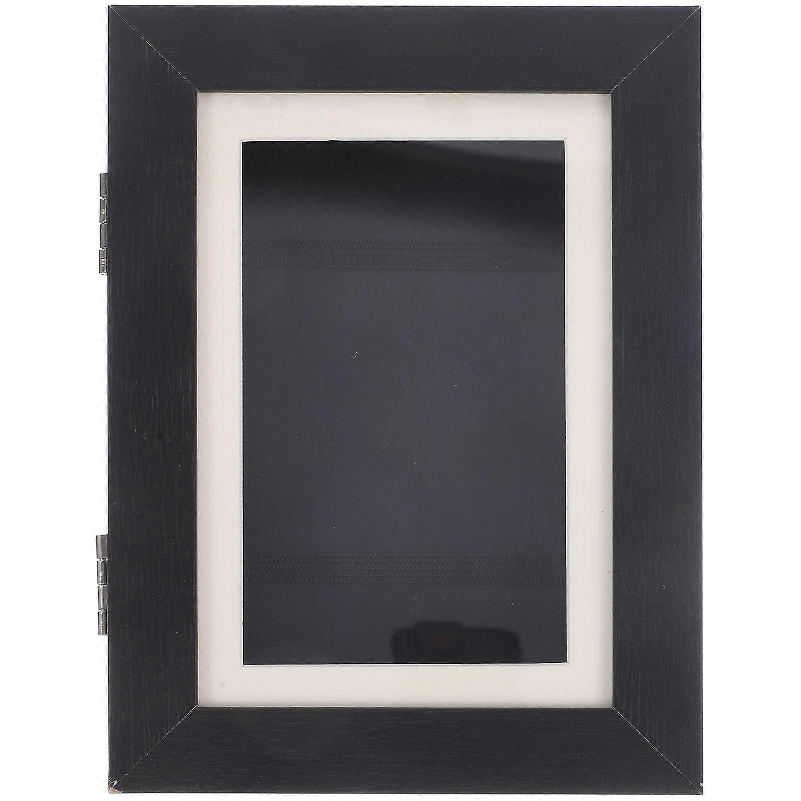 Display Frame for Children's Artwork, Practical and Aesthetically Pleasing