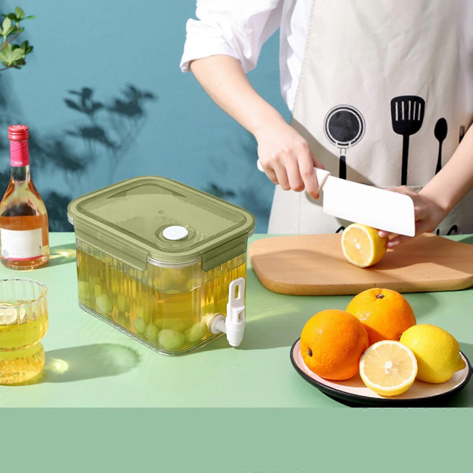 Donemore 2.5L Cold Kettle with Faucet, Drink Dispenser for Juice, Water, Lemonade, Milk - Plastic Beverage Container for Fridge, Parties, Daily Use