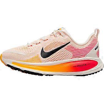 Nike Vomero 18 lage hardloopschoenen beige oranje unisex HQ2157-102