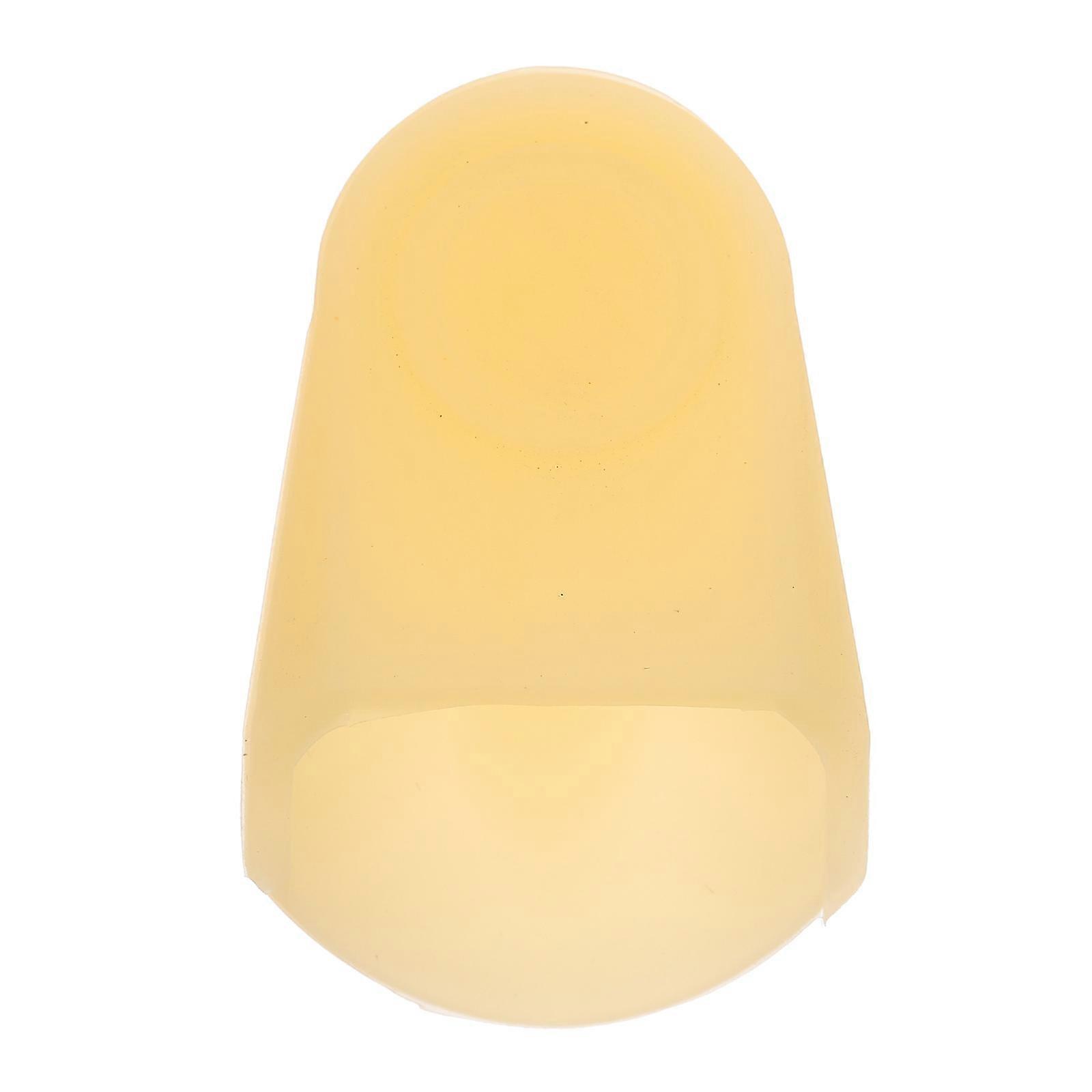 Capa protetora de silicone amarela para saxofone, fácil de montar e proteger.