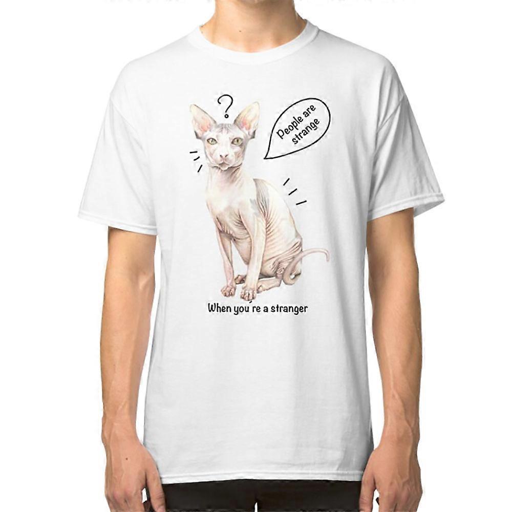 İnsanlar garip tişörtler