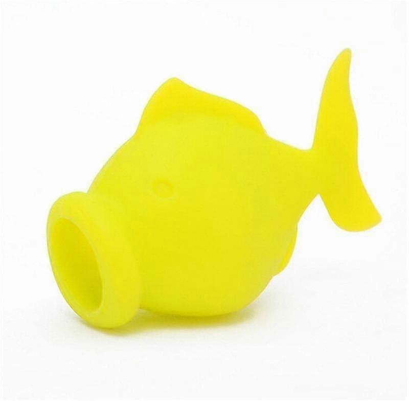 Egg White Separator Silicone Goldfish Shape Kitchen Gadget (random Color) - Aespa