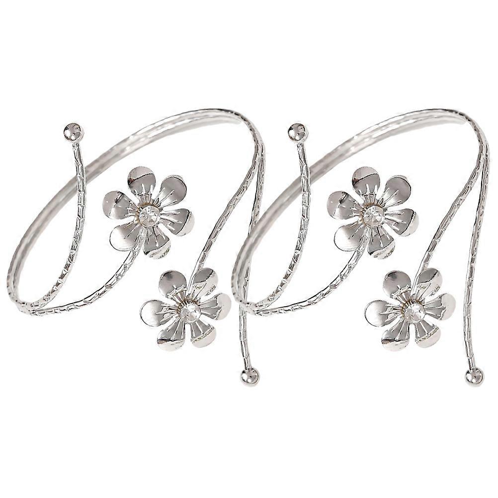 Functional Curtain Decorations, Creates Organized and Impressive Look