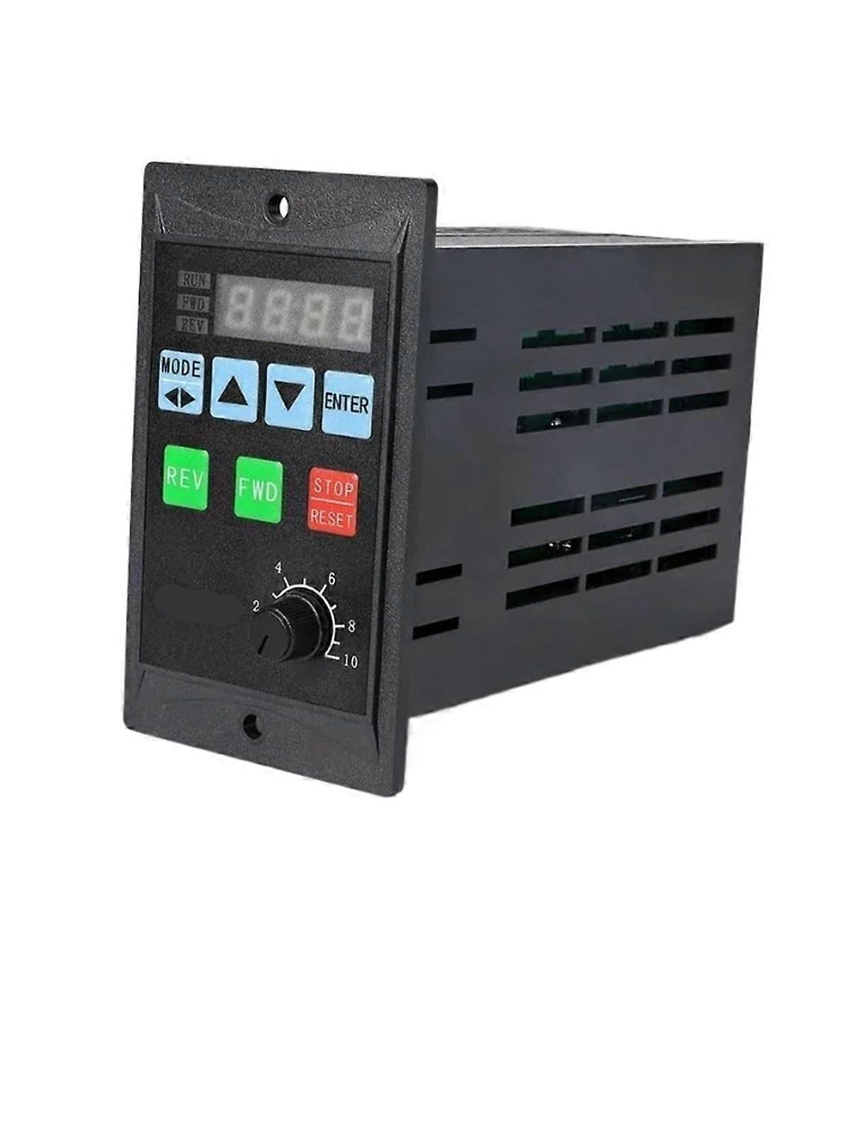 Frequency Converter 750W Single Phase to Three Phase 220V Motor Speed Controller for Water Pump