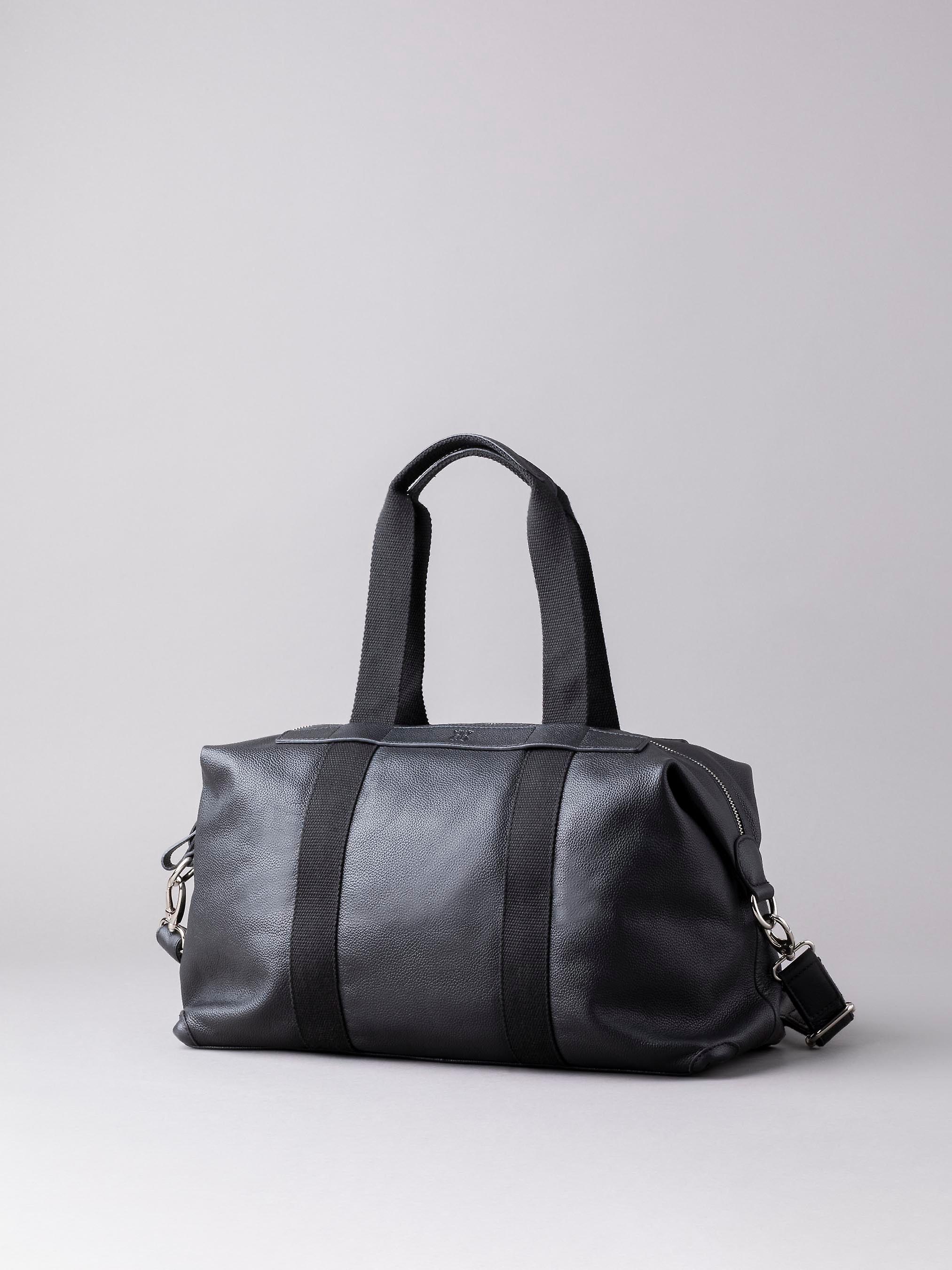 Lorton Medium Leather Holdall in Black