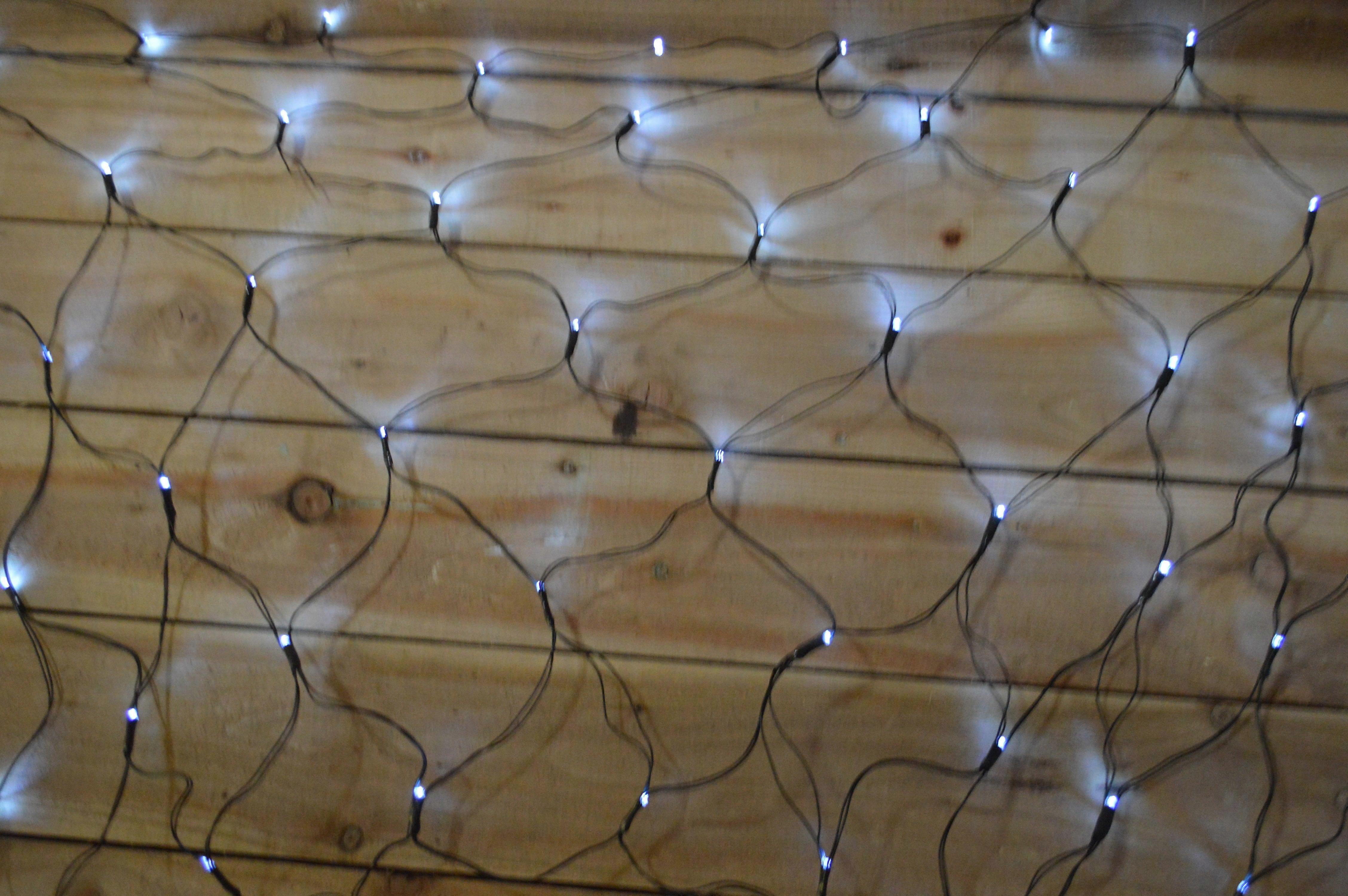 105 Solar Powered Led Garden Net Lights 1.8m X 1m