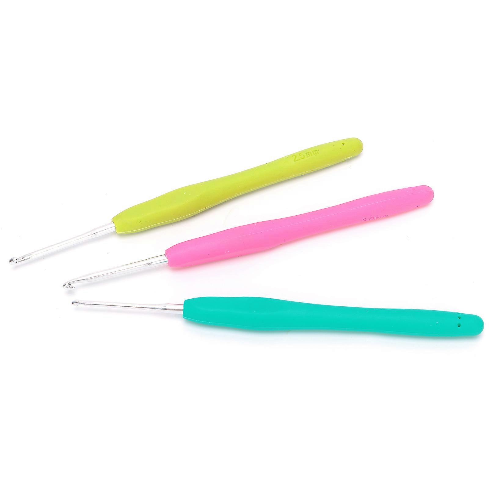 Ergonomic Soft Rubber Knitting Needles Set with Comfortable Grip and TPR Aluminum Crochet Hook