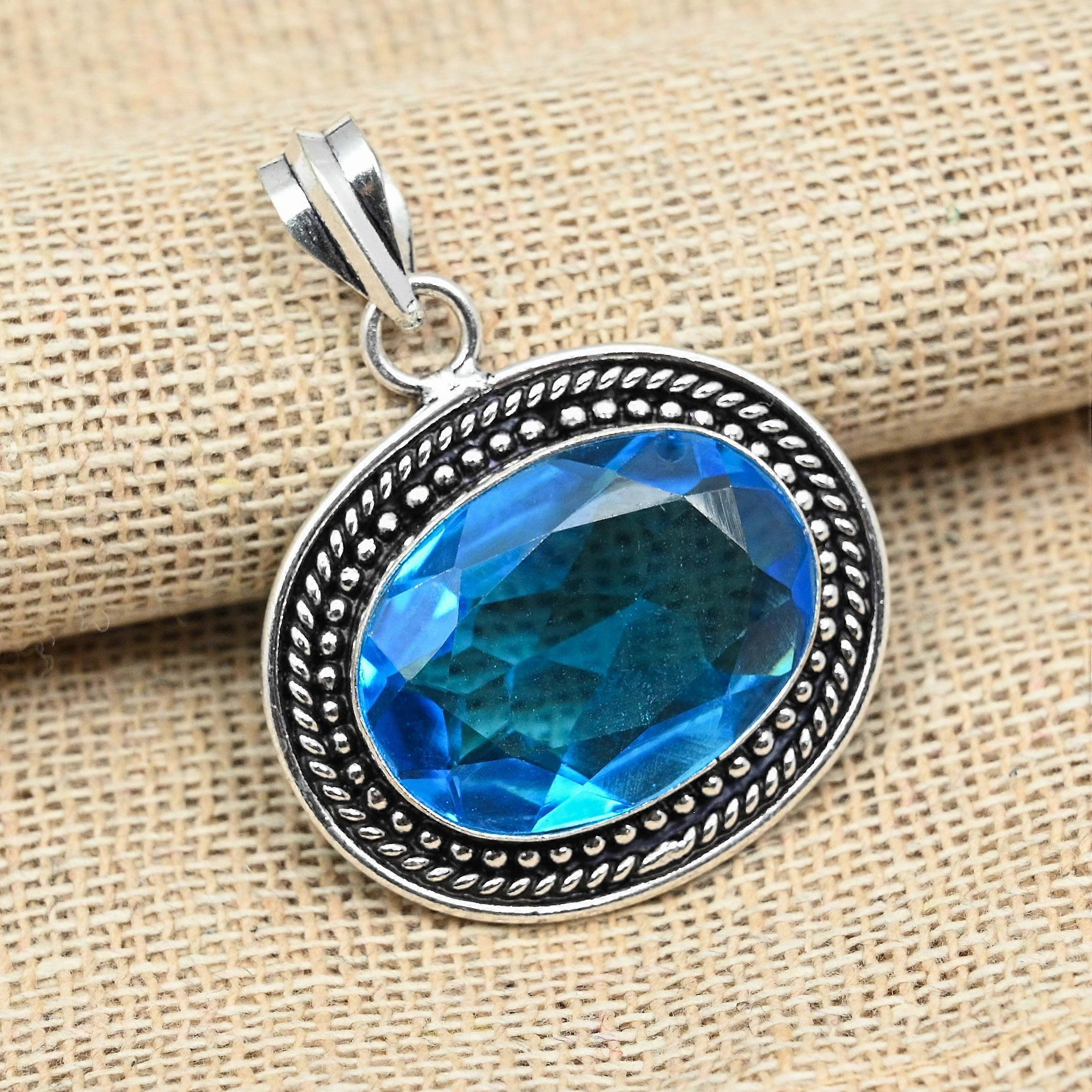 Strieborný prívesok s modrým topásom, ručne vyrobený z drahokamu 925.