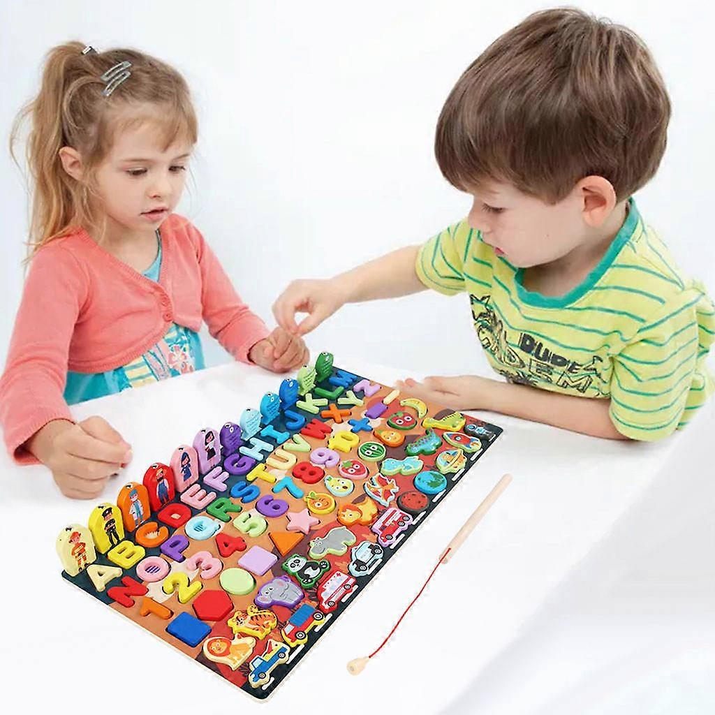 Elfo in un giocattolo educativo per bambini con tavola di legno puzzle logaritmico