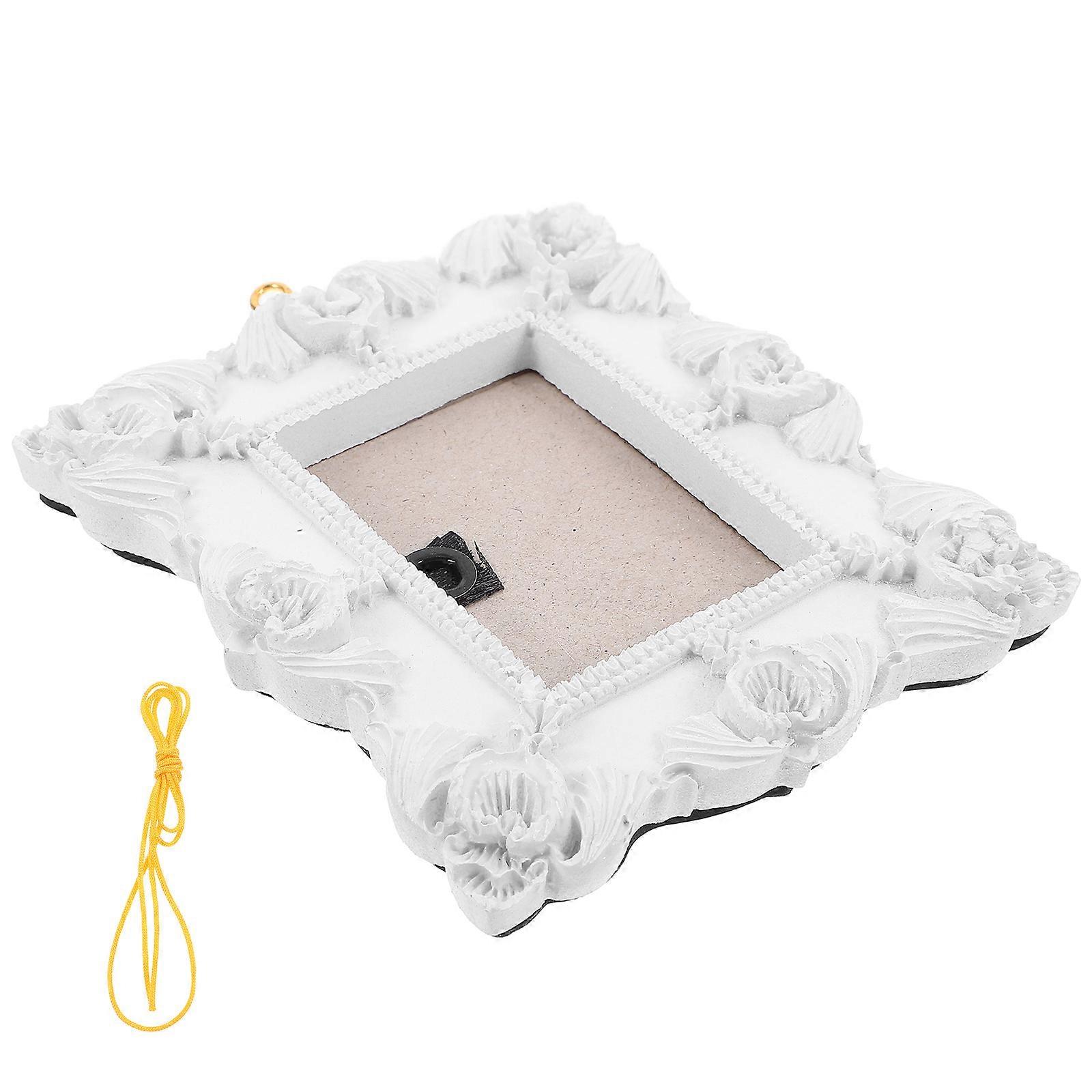 White Resin Hanging Christmas Photo Frame Ornament for Holiday Decor 3D Embossed Retro Style