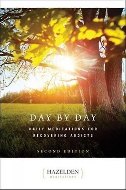 Day By Day by ANONYMOUS Paperback