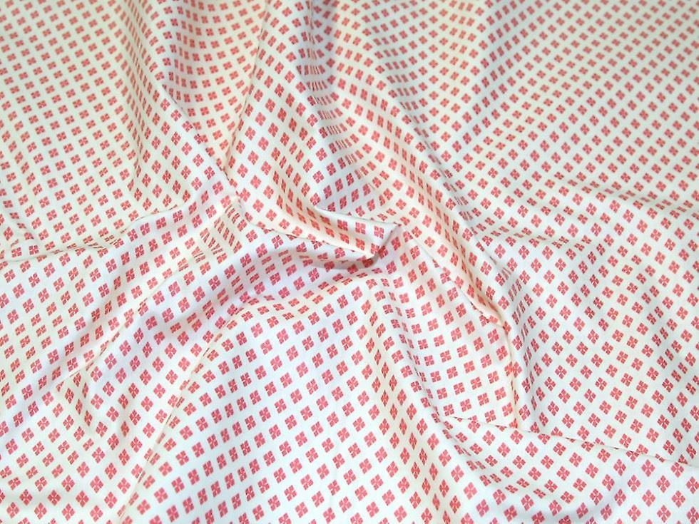 Camelot Fabrics 100% Cotton Poplin Fabric Pink on White - per metre