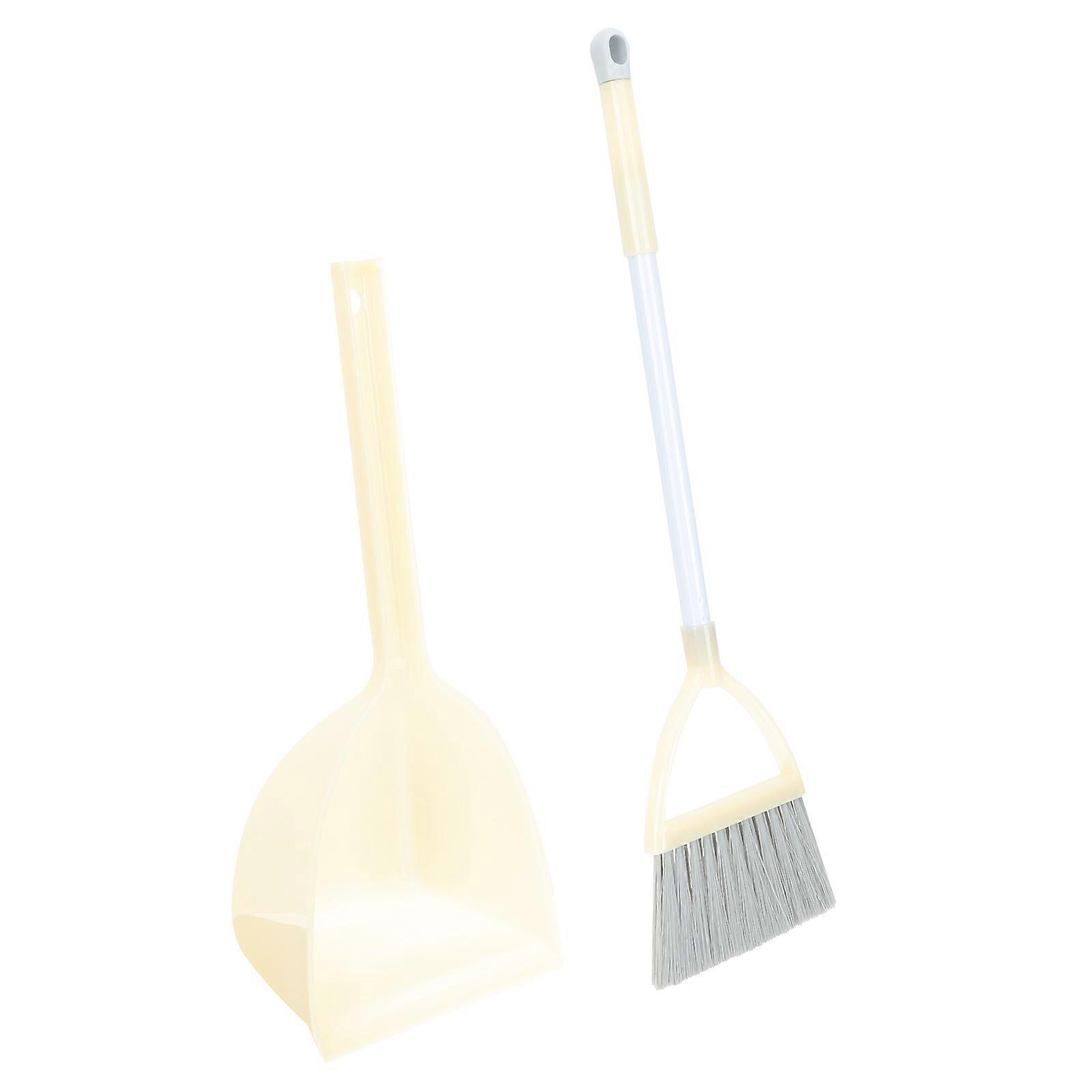 Lightweight Plastic Broom and Dustpan Set for Pretend Play, Household Cleaning, Home and Kindergarten Use, Yellow