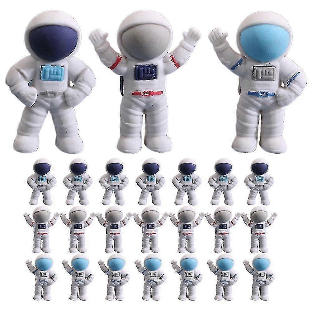 25-26 24Pcs Small Spaceman Erasers Cartoon Astronaut Erasers Portable Erasers Multi-function Erasers