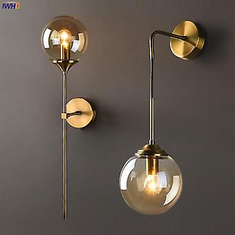GoldenSphere - Moderne Gouden Wandlamp met Glazen Bollen