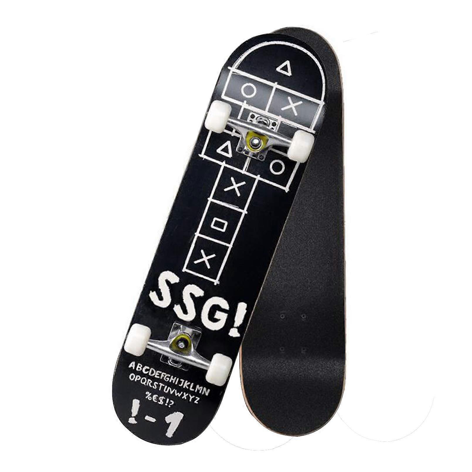 Skateboards for Beginners, 31 Inch Complete Skateboard, 7 Layer Maple Wood, Double Kick Concave Design for Outdoor Sports