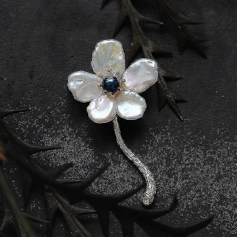 Broche de flores de cinco hojas