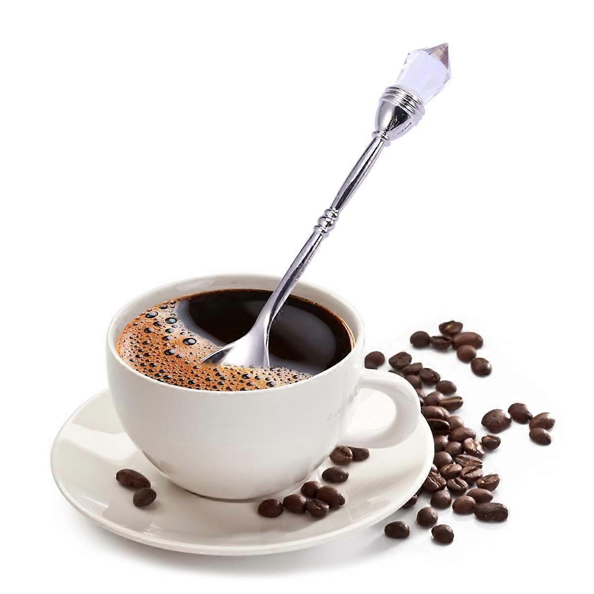 Cake Serving Tool with Unique Decorative Features