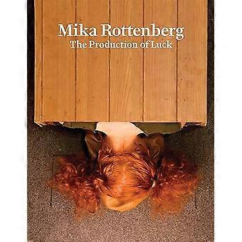 Mika Rottenberg - produksjon av lykke
