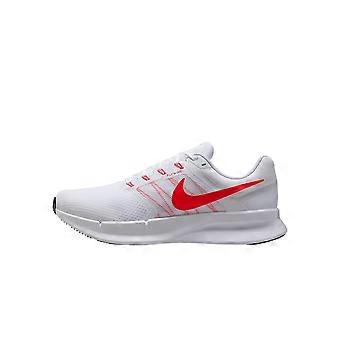 Nike Run Swift 3 Atmungsaktiver Low-Top-Laufschuh für Langstrecken und Sprints, Herren, Weiß/Rot, DR2695-109
