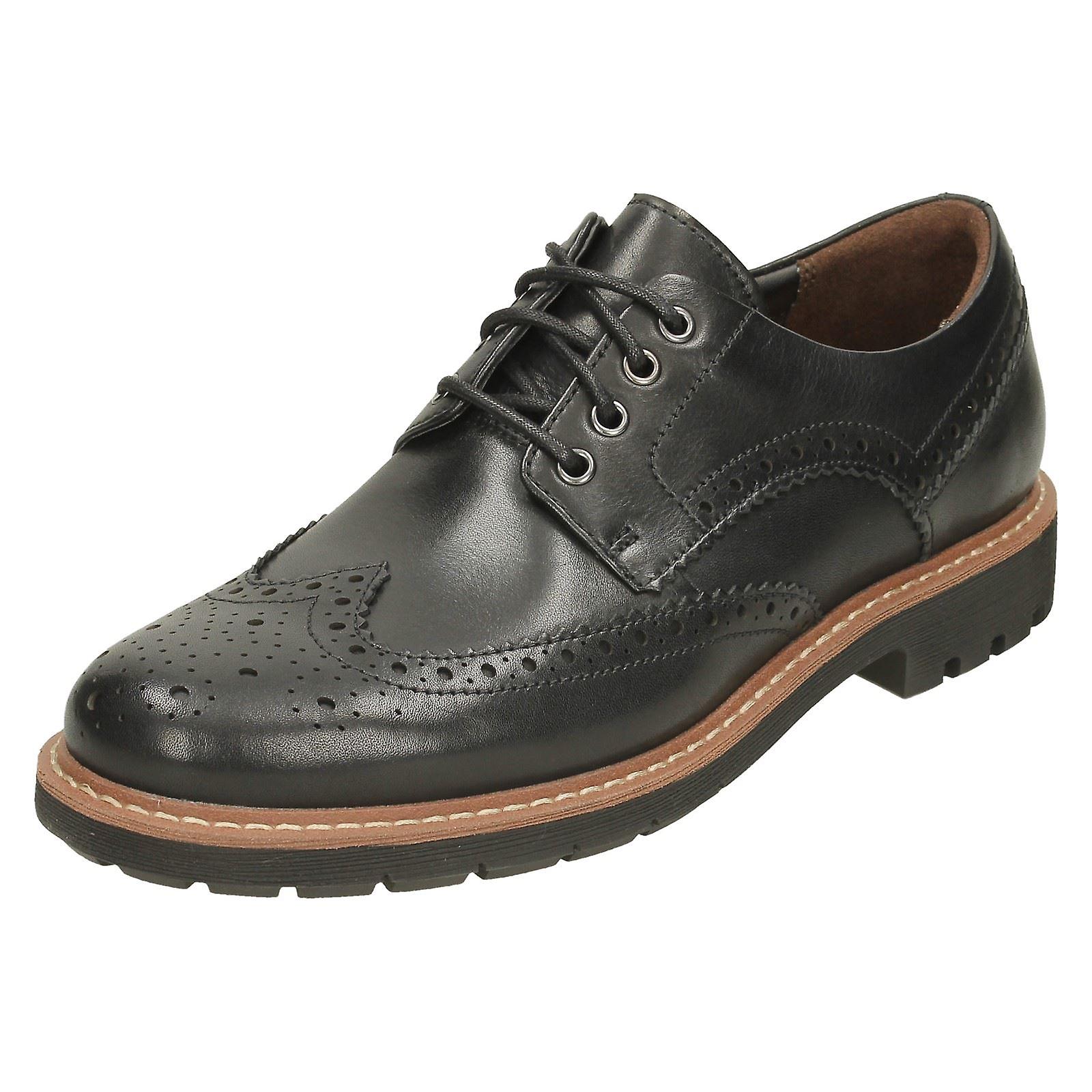 clarks brogues