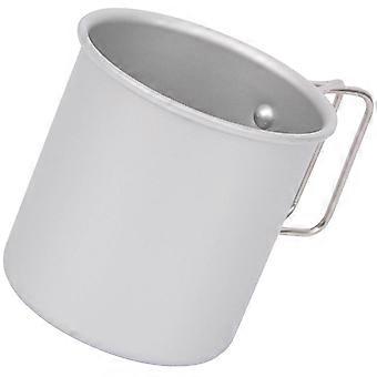 Vaso de camping plateado con asa plegable para facilitar su almacenamiento.