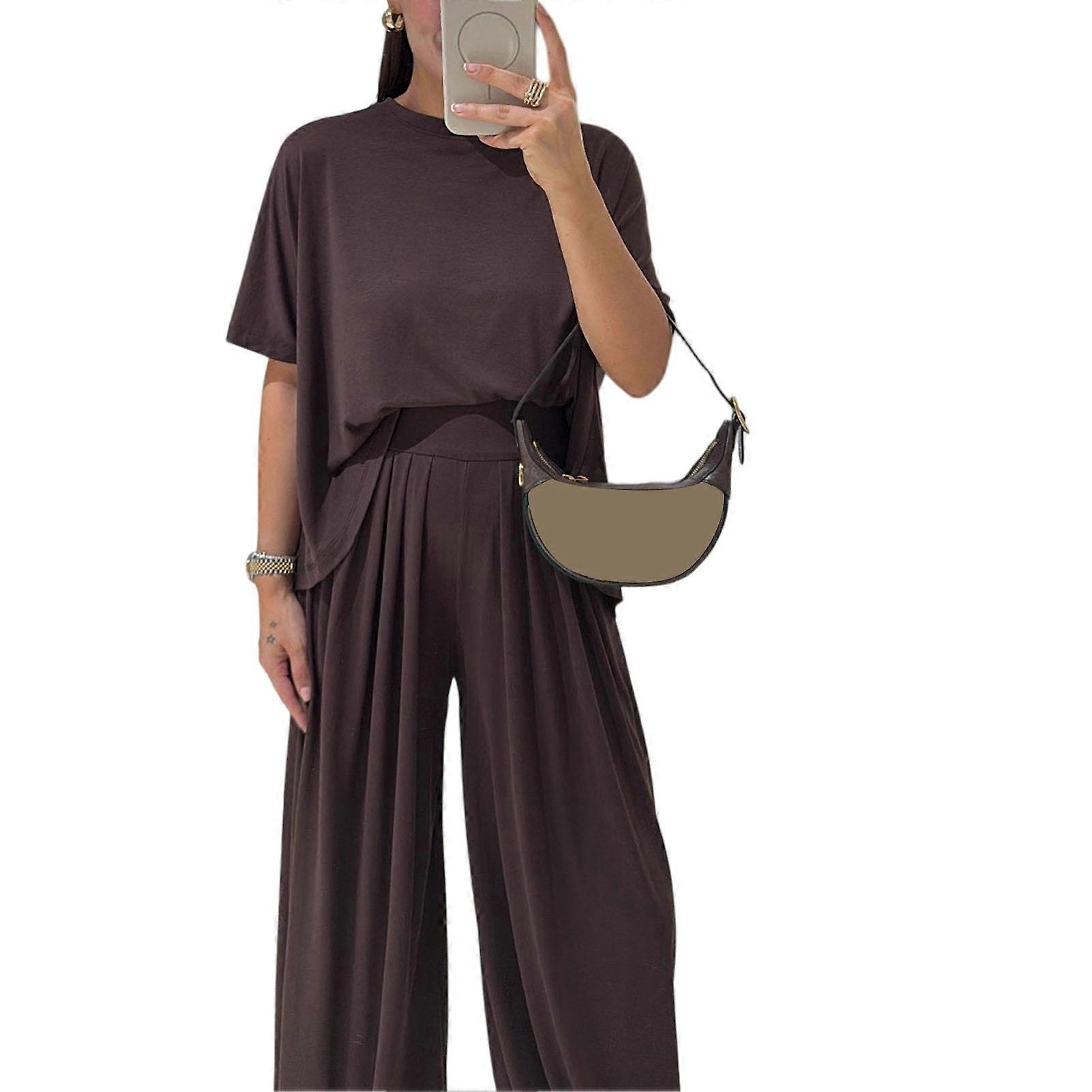 Matching Lounge Outfit - Solid Color & Relaxed - for Work & Weekends