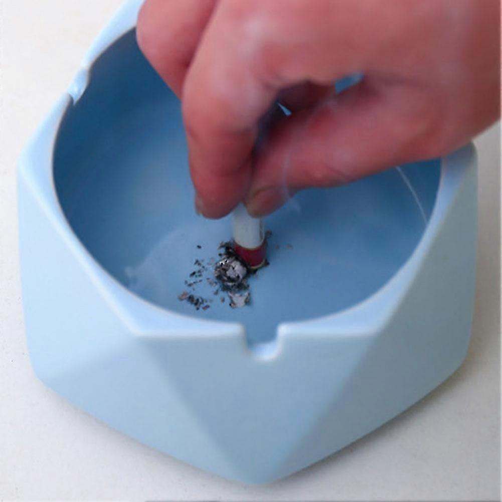Compact Ceramic Ashtray Bamboo Cover