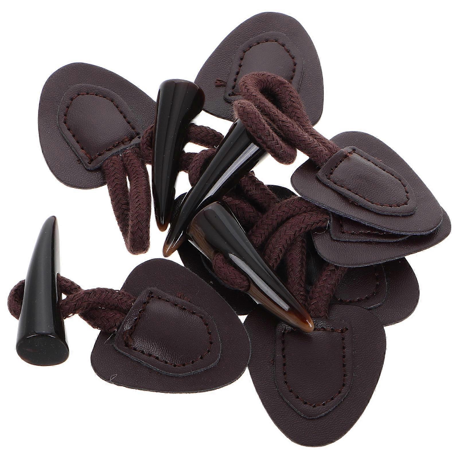 Secure Toggle Clasps, Functional and Aesthetic Appeal, Suitable for Various Fabrics