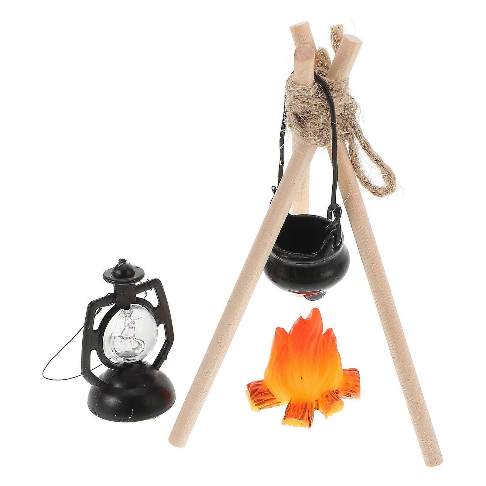 Miniature Campfire Set for Dollhouse – Realistic Bonfire Accessories for Photography Props, Mini Camping Scenes, and Dollhouse Decor Displays